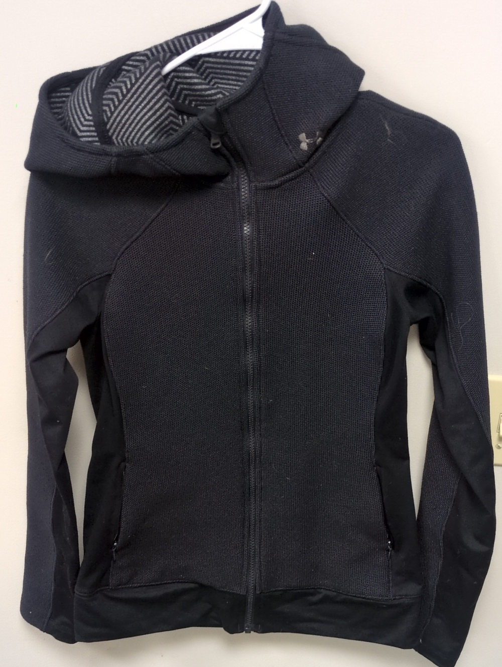 Under Armour Women’s Black Full-Zip Hooded Jacket with Patterned Lining